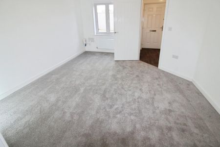 3 bedroom end of terrace house to rent - Photo 4