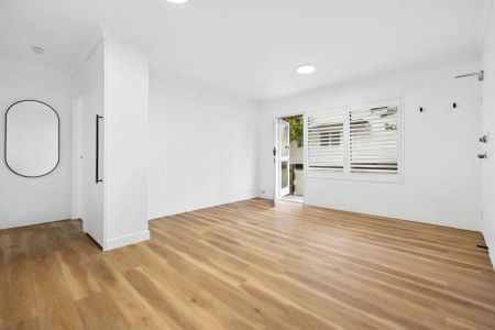 Prime Freshwater Living – Coastal Convenience at its Best - Photo 5