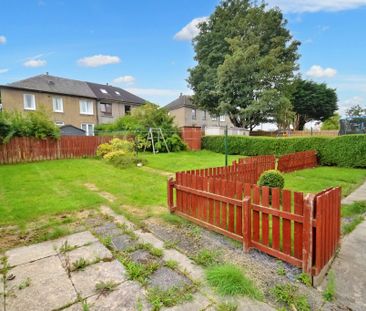 3 bed flat to rent in Colinslie Road, Glasgow, G53 - Photo 2