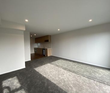 Spacious 2 Bedroom Townhouse - Photo 4