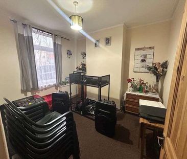 Gooch Street, Swindon, SN1 - Photo 1