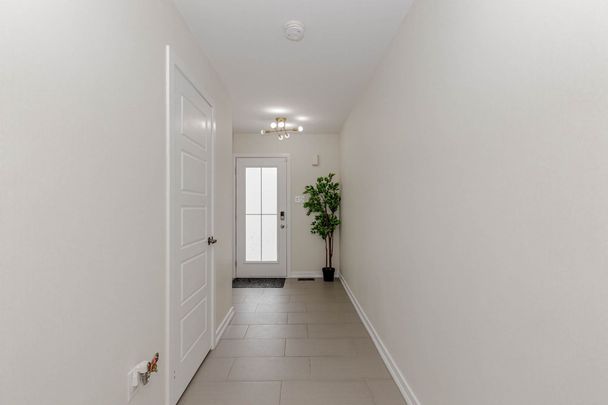 For Lease - 74 Pagebrook Crescent, Hamilton, Ontario - Photo 1