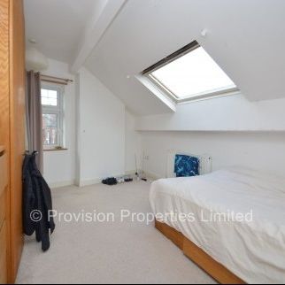 9 Bedroom Houses in Headingley - Photo 1