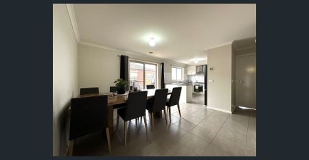 Family Home on Large Block - Photo 2