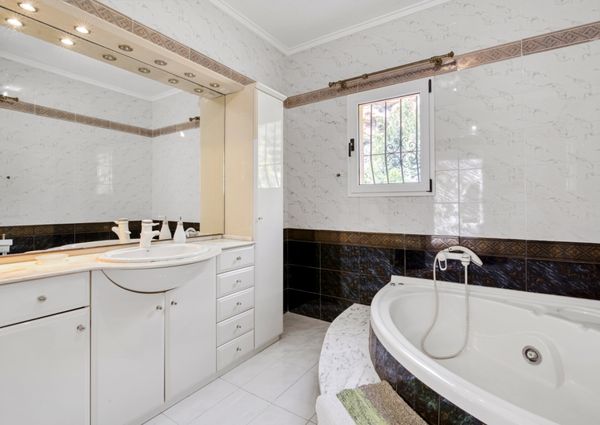 For rent villa with private pool near the beach in Cumbre del Sol, Benitachell