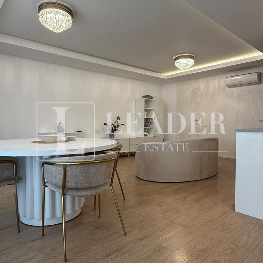 Apartament premium cu 4 camere I Design elegant si priveliste superba - Photo 1