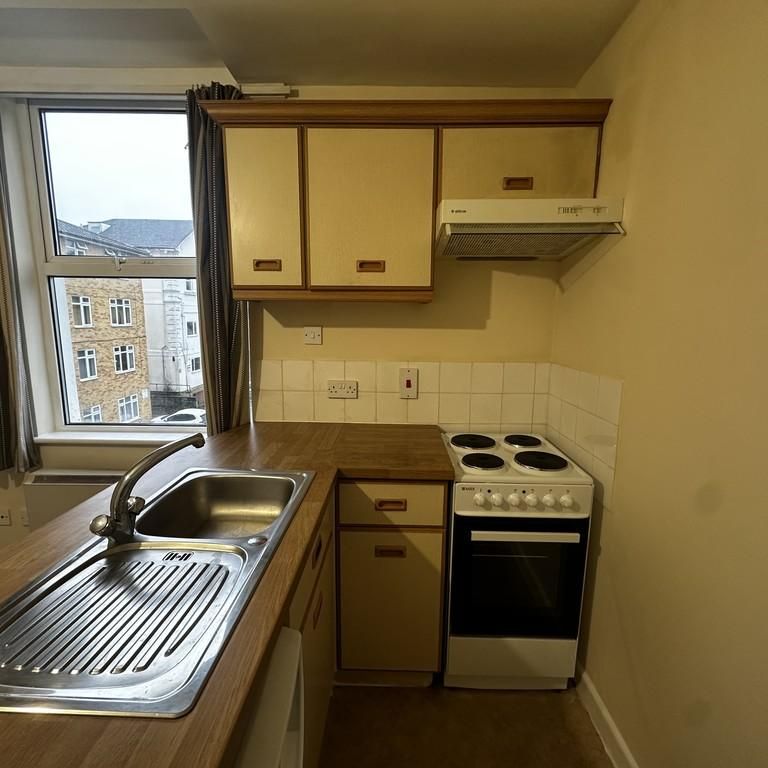 1 bedroom flat to rent - Photo 1