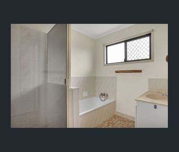 4 Keppel Avenue, Clinton, Qld 4680 - Photo 5