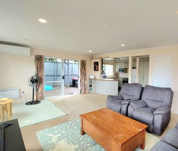 Spacious Three-Bedroom, Two-Bathroom Home in Prime Papamoa Location... - Photo 2