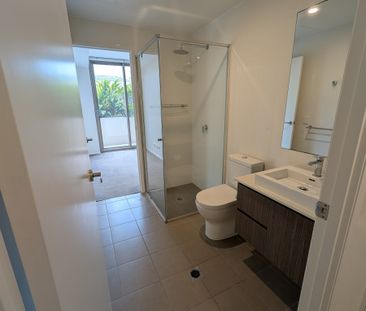 Spacious Ground Floor Apartment with Private Entertaining Area - Photo 6
