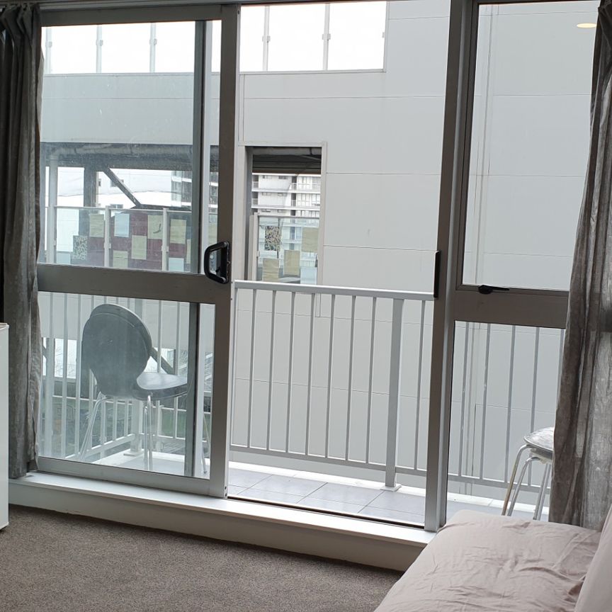 Well Presented 2 Bedroom Apartment - Photo 1