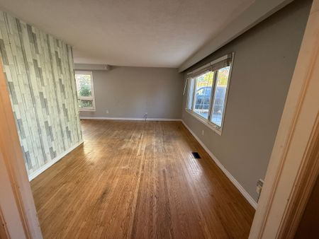 For Lease - 1380 Sarcee Street, Oshawa, Ontario - Photo 4