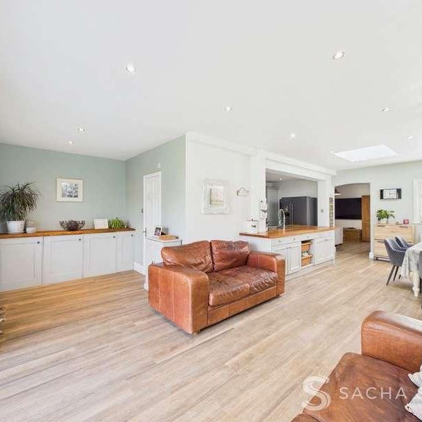 Meadow Walk, Walton On The Hill, KT20 - Photo 1