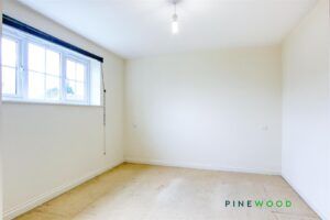 1 BEDROOM Apartment - Ground Floor - Photo 4