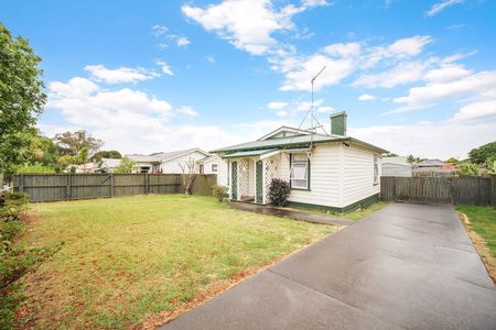 Cute Cottage in Otahuhu - Photo 3