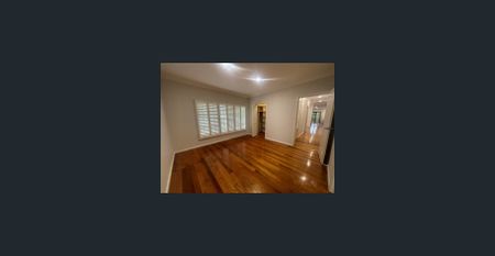 Spacious Property - Photo 2