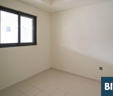 R2M14 | 3+Maid | Close Kitchen | Vacant | Ready | - Photo 2