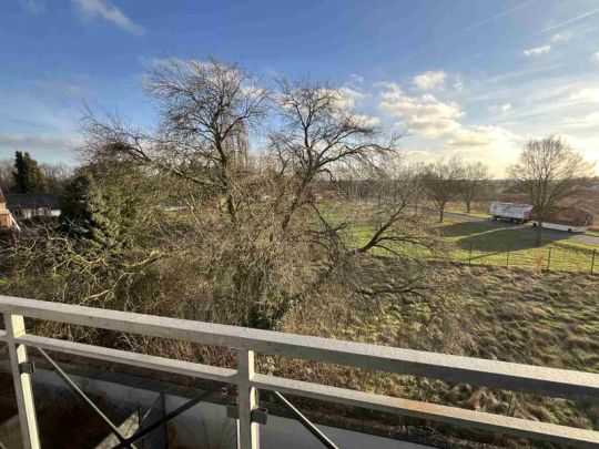 Großzügige 2-Zi.-Maisonette-Wo. mit toller Dachterrasse in Schwafheim - Photo 1
