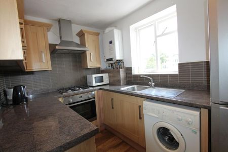 2 bedroom flat to rent - Photo 4
