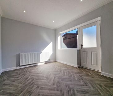 3 bedroom detached house to rent - Photo 5