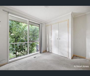 Easy-Care Living in a Convenient Ringwood Setting - Photo 3