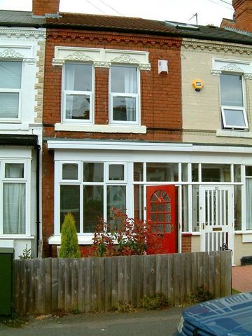 2 bedroom terraced house to rent - Photo 5