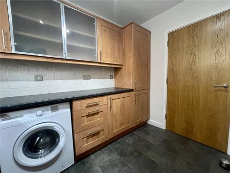 2 bedroom apartment to rent - Photo 3