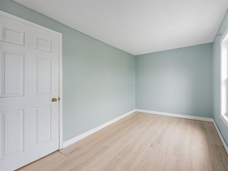 For Lease - 10 Liberty Street, Clarington, Ontario - Photo 2