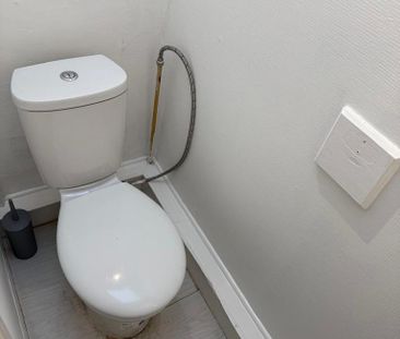 2 bedroom semi-detached house to rent - Photo 5