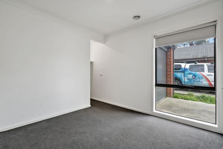 Spacious Family Home - Photo 4