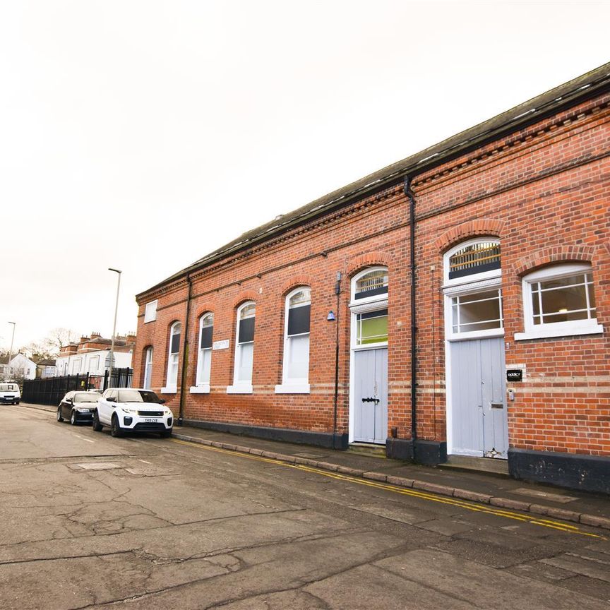 Wellington Street - Photo 1