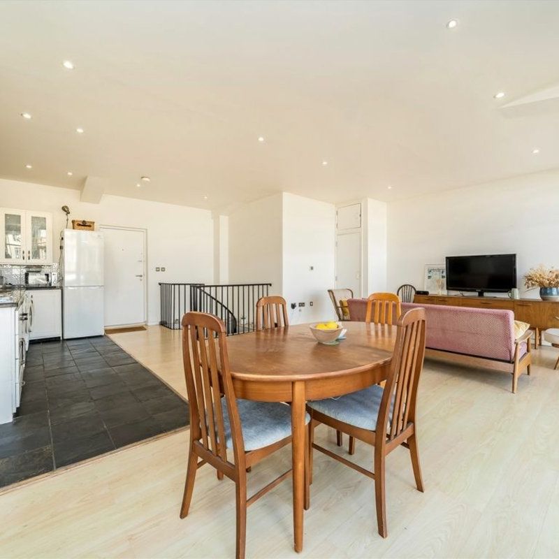 Frobisher Place - Photo 1