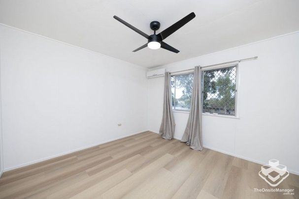 Renovated Cozy Family Home for Large Family - 3 Bedrooms plus 3 extra rooms downstairs - Photo 1