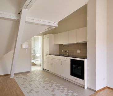 Neu erstellte 1.5-Zimmer-Wohnungen im Dachgeschoss - Photo 1