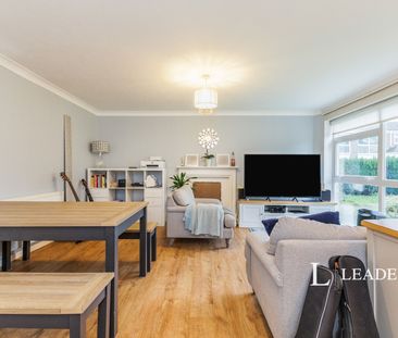 3 bedroom house to rent Netherby Park, Weybridge, KT13 - Photo 2