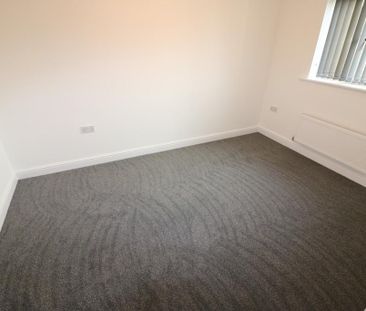 3 bedroom end of terrace house to rent - Photo 4