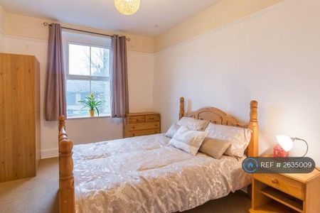 1 bedroom in a house share to rent - Photo 2