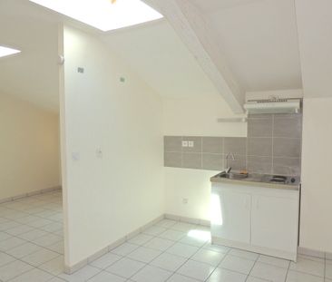 Location Appartement 1 pièce 32m² ROMANS SUR ISERE 26100 - Photo 2