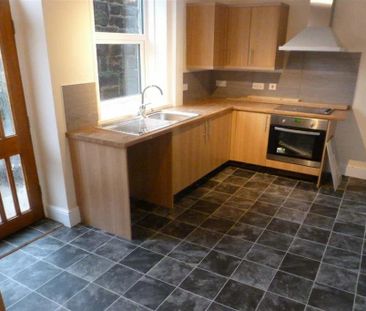 2 bedroom terraced house to rent - Photo 4