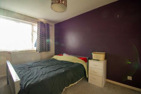 3 bedroom semi-detached house to rent - Photo 4