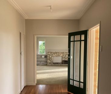 Large family home, rural lifestyle - Photo 5