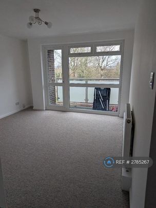 2 bedroom flat to rent - Photo 1