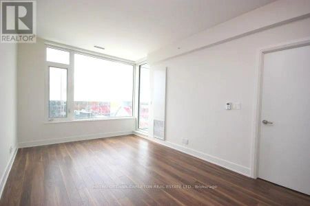 904 - 1035 BANK STREET - Photo 5