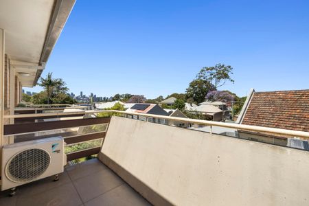 STUDIO APARTMENT WITH PARKING & BALCONY - Photo 3