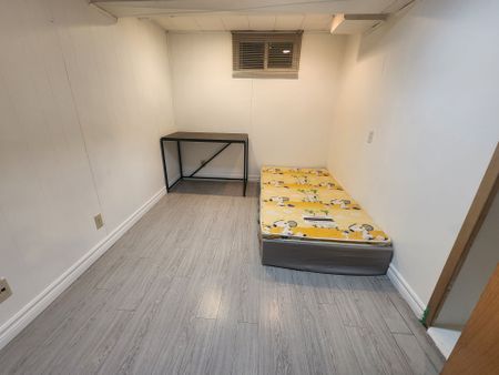 For Lease - 30 Yorkshire Road Unit# Basement, Toronto, Ontario - Photo 5