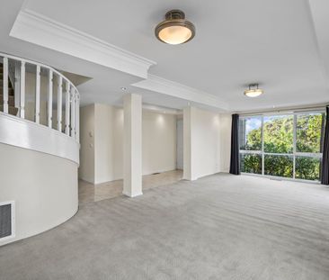 COMFORTABLE LIVING AND WELL LOCATED - Photo 5