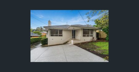 1/11 Grange Park Avenue, Doncaster, Vic 3108 - Photo 2