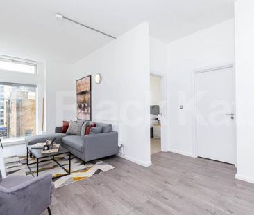 Spacious Live/work warehouse conversion in the trendy Dalston - Photo 1