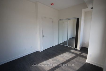 Condo Townhouse For Lease | C8128822 - Photo 2