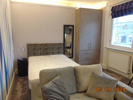 Studio to rent - Photo 5